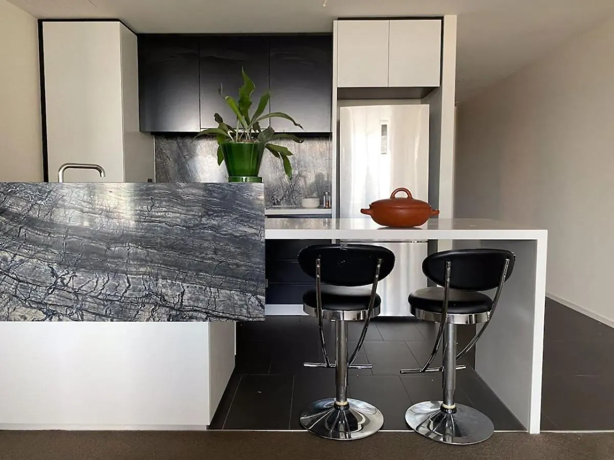 Sky-High Apartment Near Anu And City Canberra Australia
